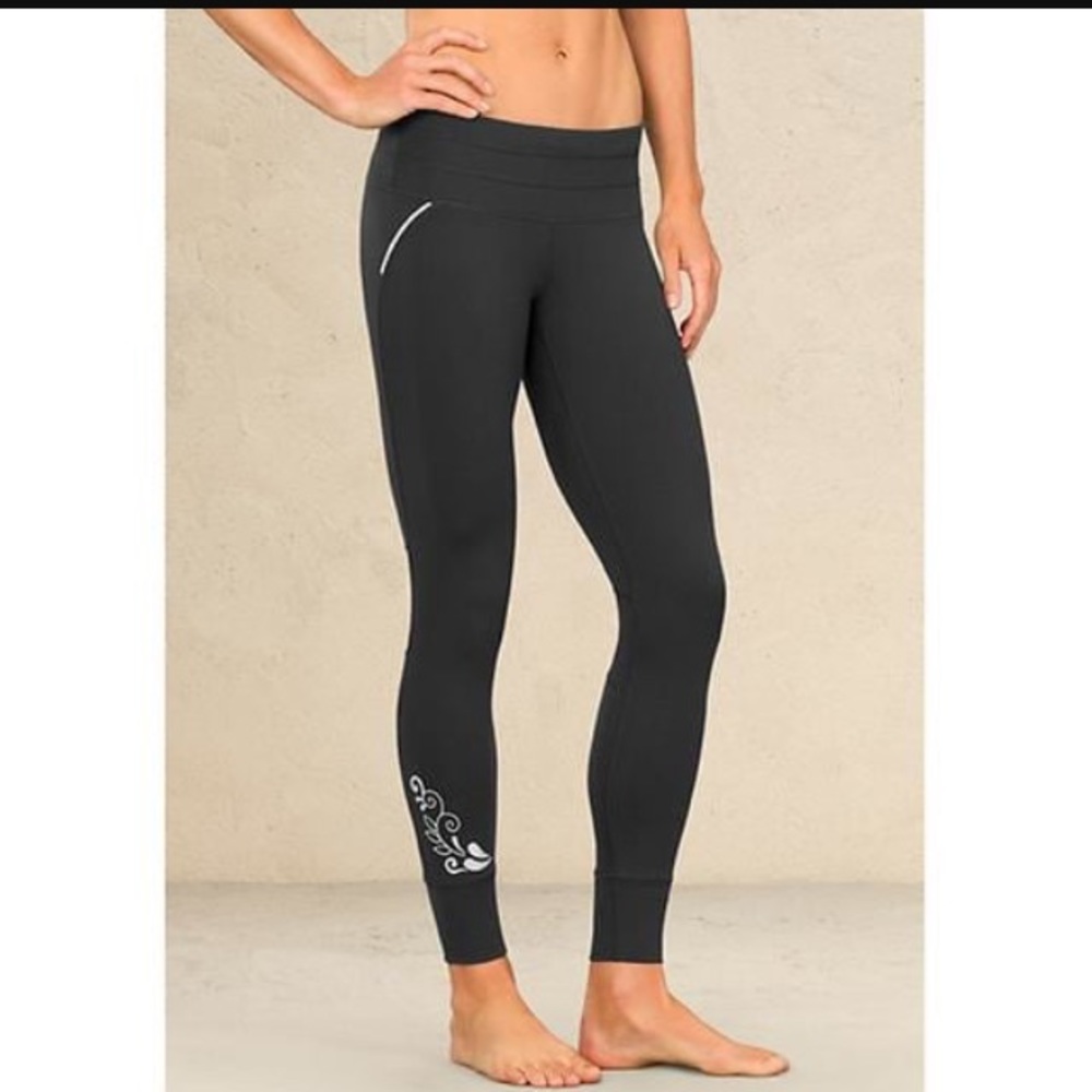 Athleta reflective Relay tight- SP